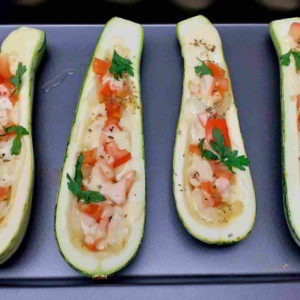 Canoa de abobrinha recheada