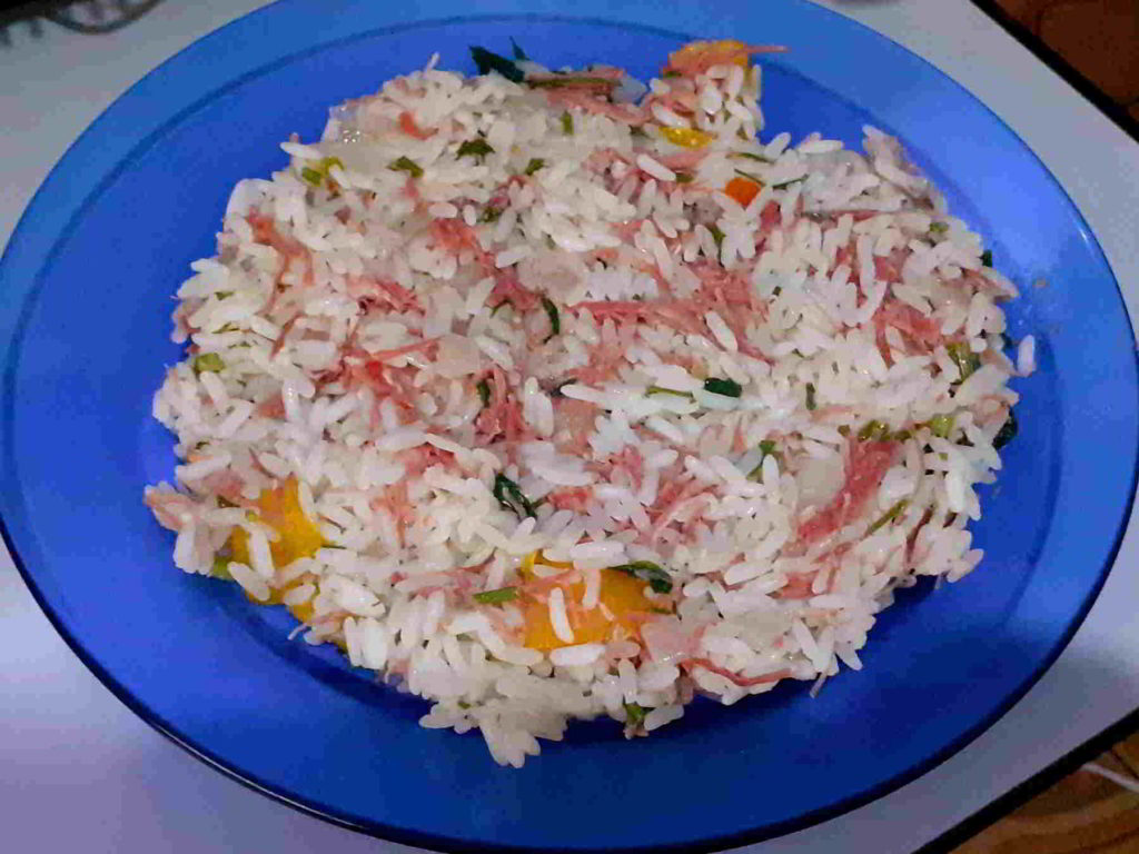 Carne seca com arroz no prato