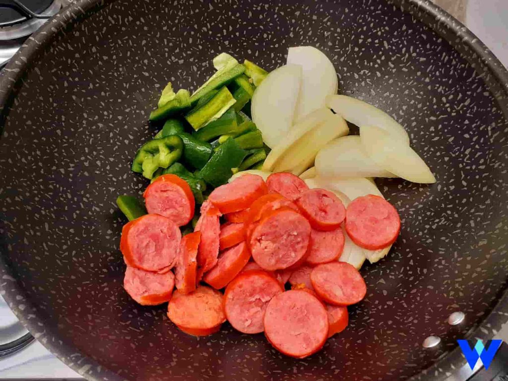 Preparo do Arroz com feijão de frigideira