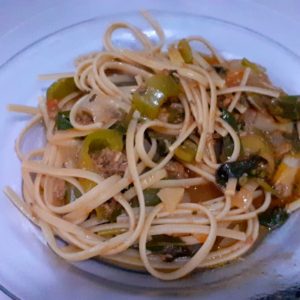 Linguine integral com atum
