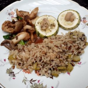 Arroz integral com shimeji. Prato que eu adoro muito e você também vai