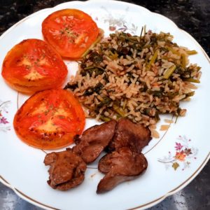 Fígado com arroz integral. Prático e fácil