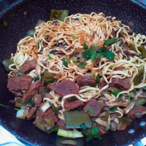 Yakisoba de shimeji escuro. Receita nota 10