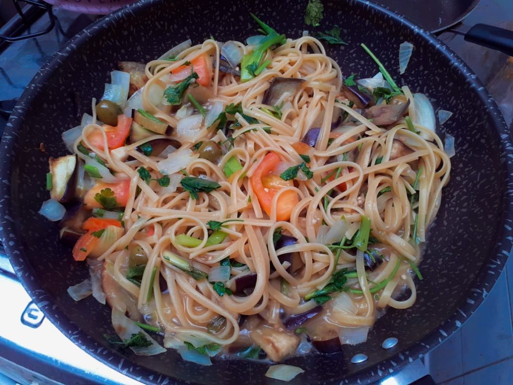 Receita de macarrão vegetariano na wok