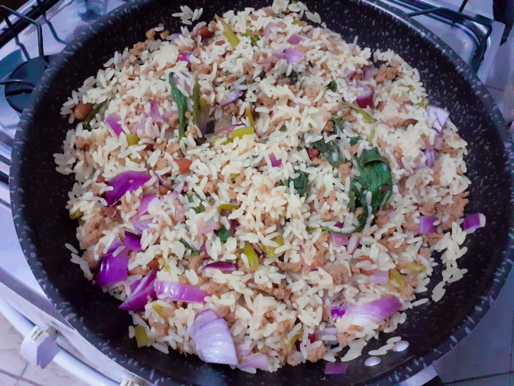 arroz com espinafre e feijão