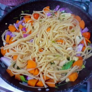 Talharim ao molho branco com ovo. Uma deliciosa e prática receita