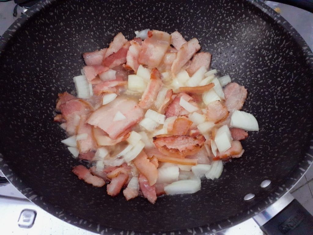 Arroz com bacon e lentilha