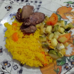 Arroz com açafrão e abobrinha