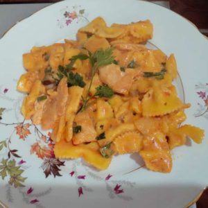 Estrogonofe fácil de frango