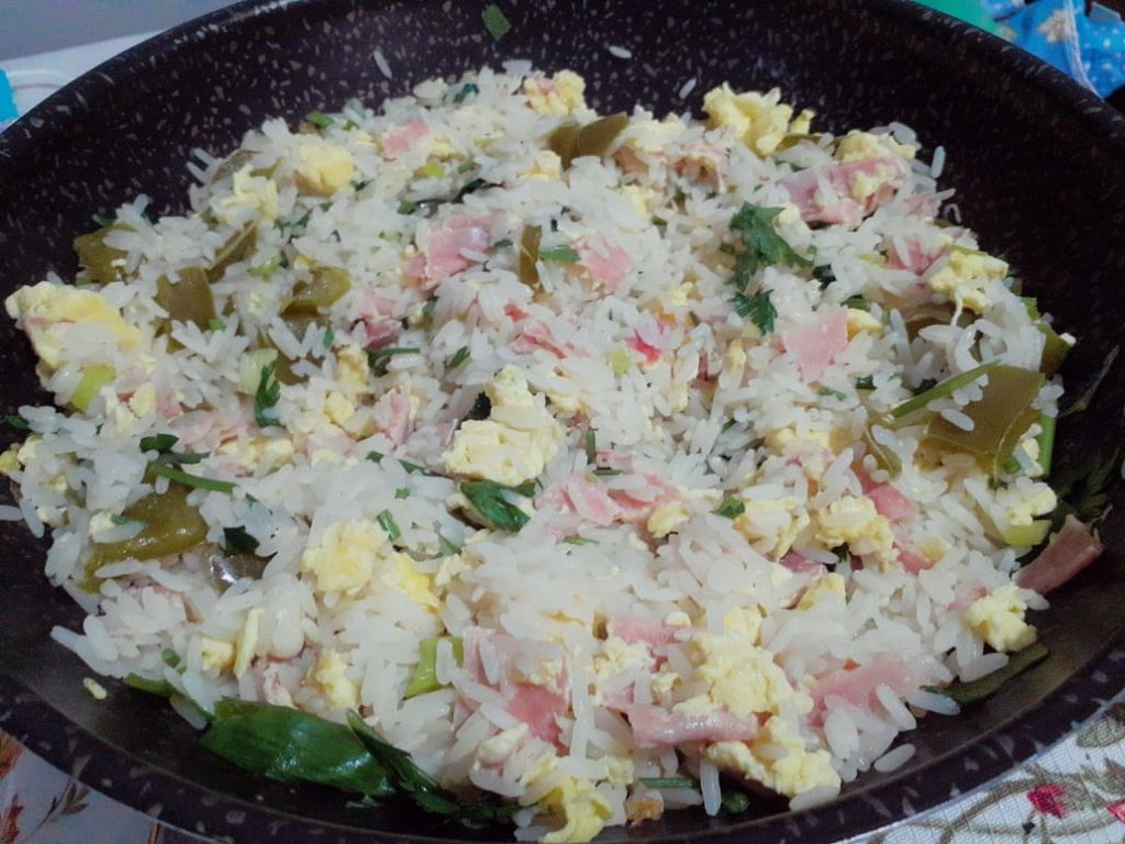 arroz com ovo e presunto