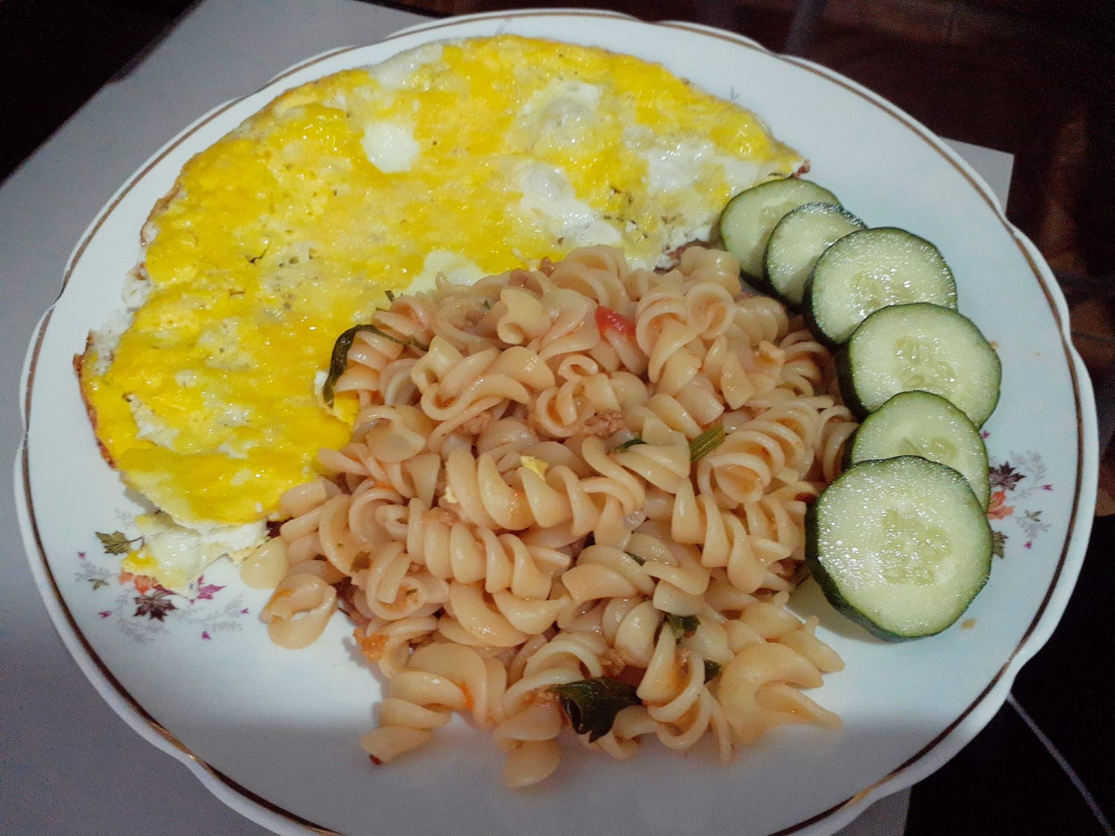 macarronada-com-ovo-frito