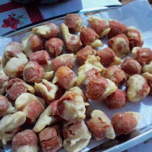 Bolinho de salsicha frito