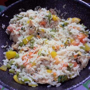 Frango com legumes refogado