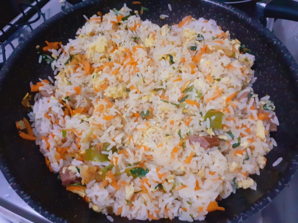 Arroz com bacon e cenoura